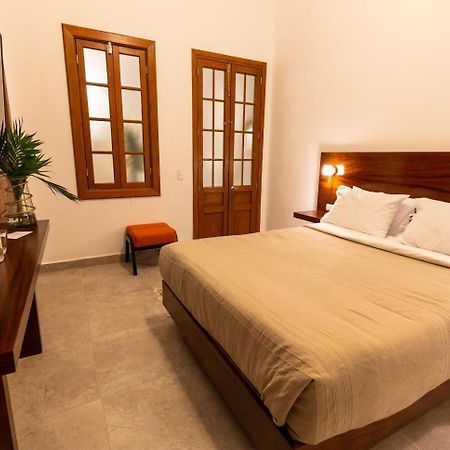 Plaza Chapala Hotel Экстерьер фото