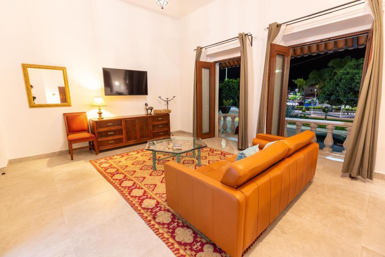 Plaza Chapala Hotel Экстерьер фото