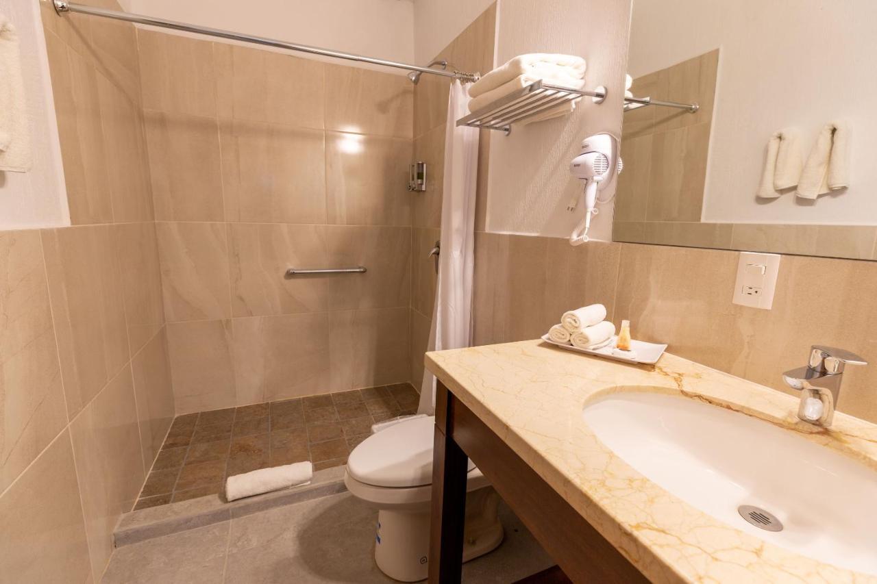 Plaza Chapala Hotel Экстерьер фото
